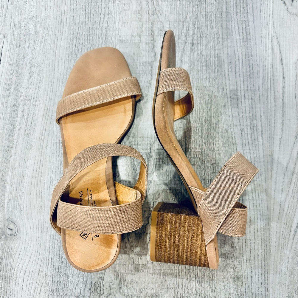 NWOT Call It Spring Nude Sandal Size 6